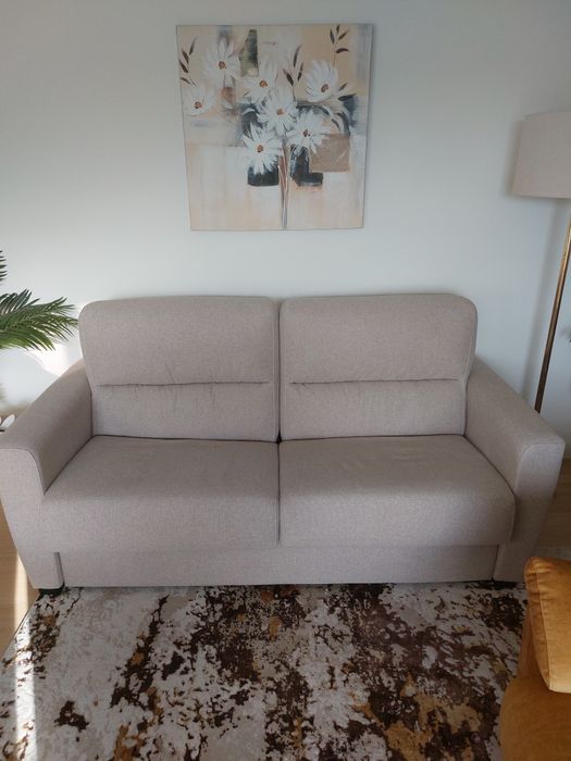 Sofá cama, novo.