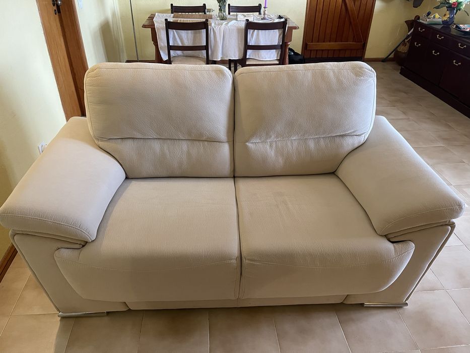 Sofá semi novo beige
