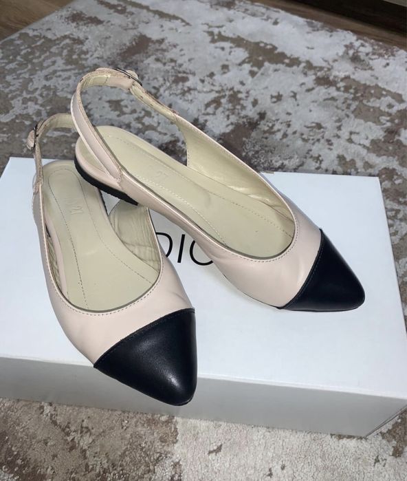 Продам кожаные босоножки