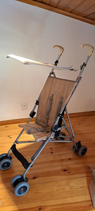 Carrinho de bebé Prático e Simples