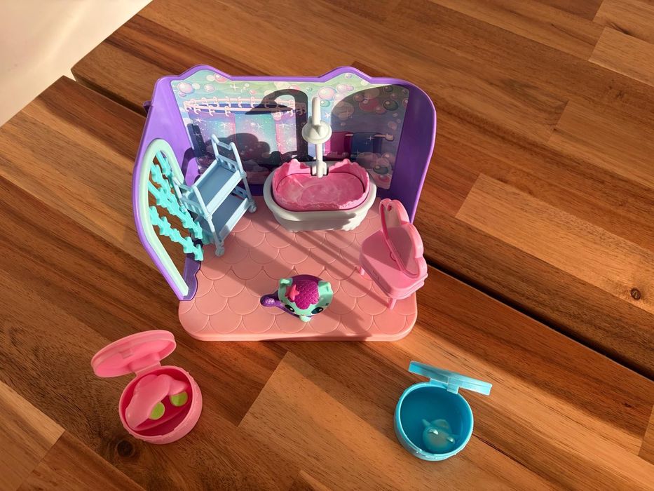 Gabby’s Dollhouse — Casa de Banho Siregata