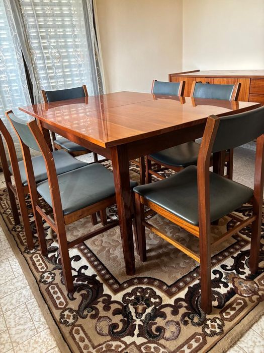 Conjunto de Jantar Vintage – Mesa Extensível + 6 Cadeiras