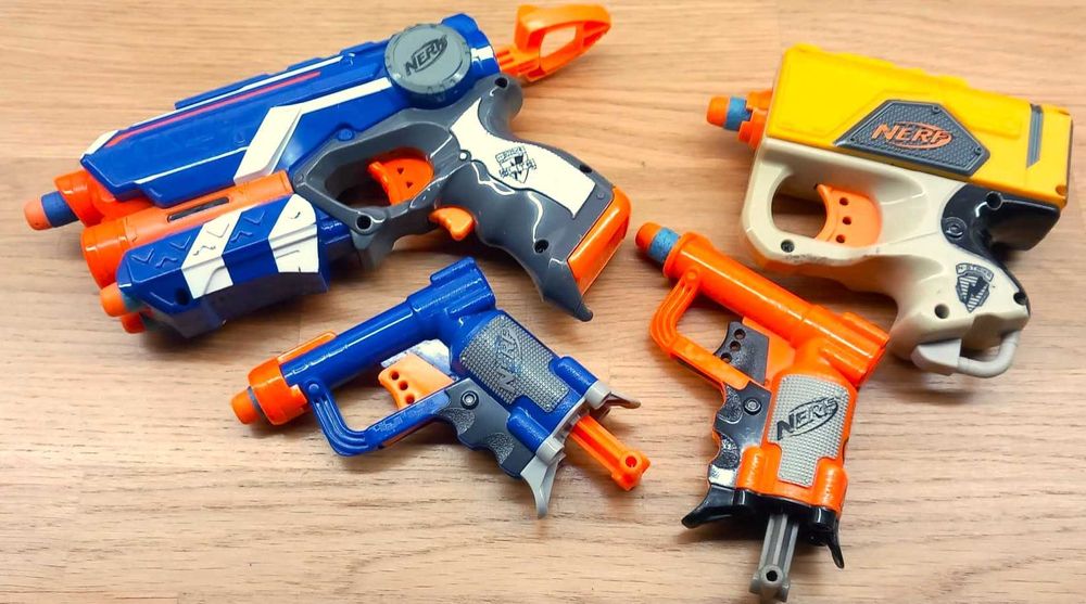 NERF: lote 12 armas e alvo