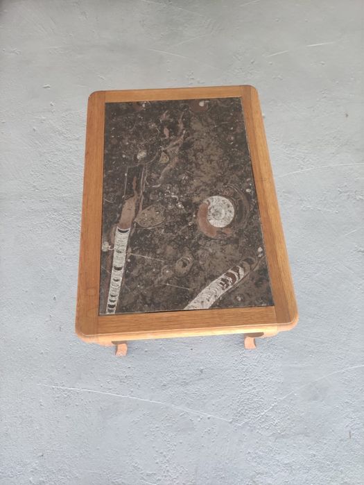 Stolik kawowy z marmurowym blatem