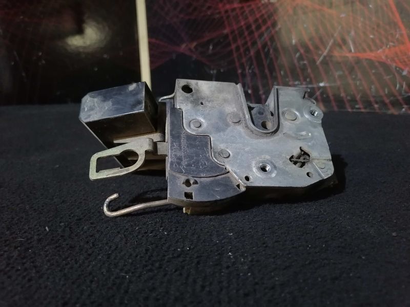 Fecho Da Porta Frente Esq Bmw 3 (E36)