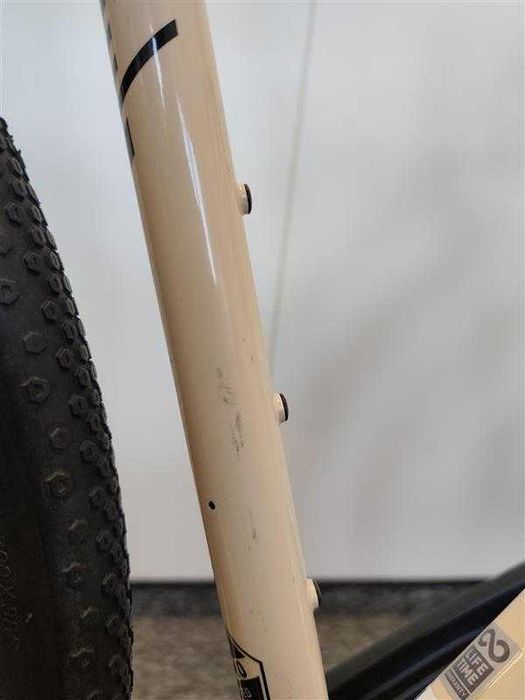 Rower gravelowy KROSS ESKER 4.0 Beżowy OUTLET