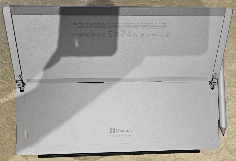 Microsoft Surface Pro + Teclado + Pen