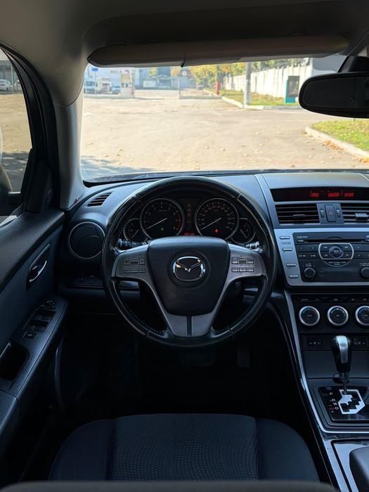 Мазда 6  2.0  Автомат