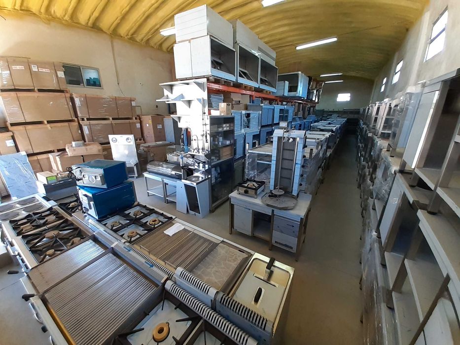 Vitrines, Fornos, Bancadas,  Fritadeiras..