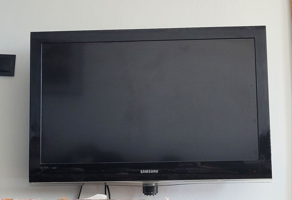 Telewizor Samsung LE37A551P2R – 37 cali Full HD