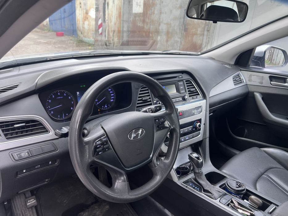 Hyundai Sonata 2016 VIN KMHE341DBHA304035 фото оголошення 9 з 17