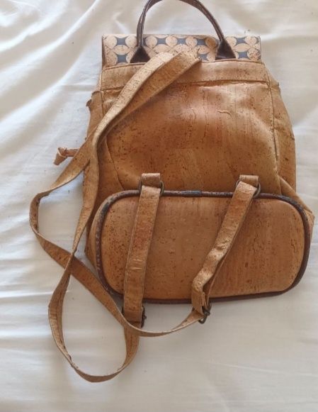 Mochila cortiça usada