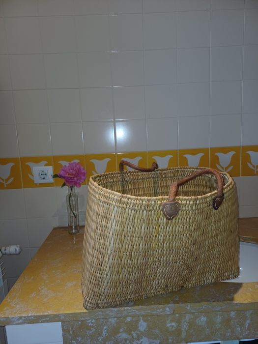 Cesta de verga alças em cabedal
