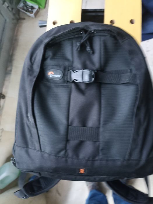 Nikon D3200 praticamente nova.