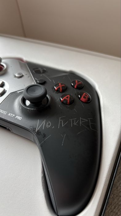 Kontroler Xbox One Cyberpunk 2077 limited