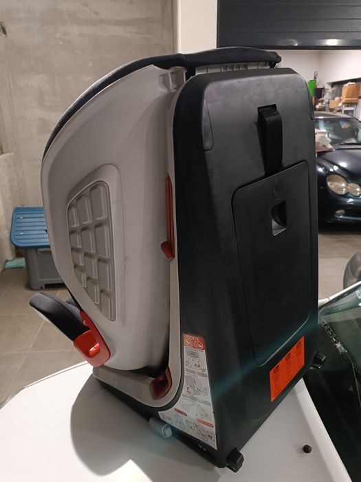 Cadeira Chicco bem estimada.