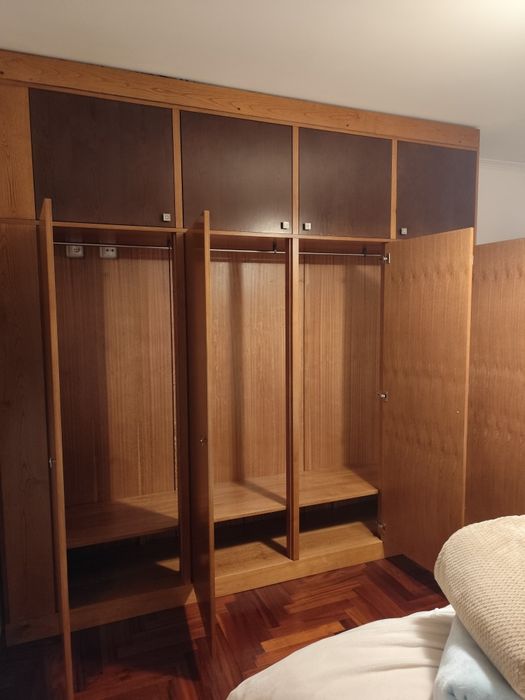 Armário/closet em madeira
