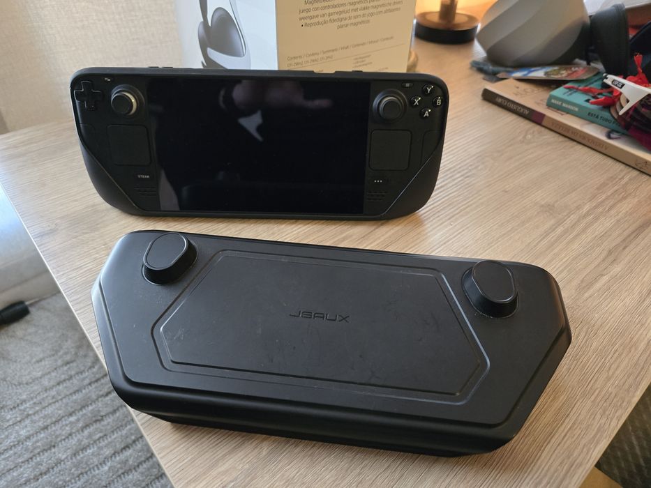 Steam Deck LCD 1TB (Sabrent Rocket) + Acessórios - pouco uso