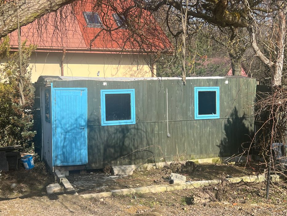 Domek gospodarczy / barak na działkę