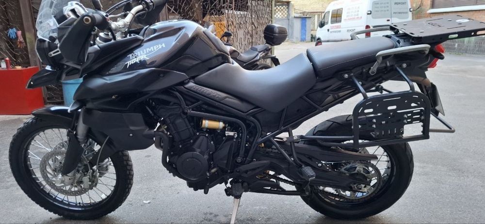 Triumgh Tiger 800