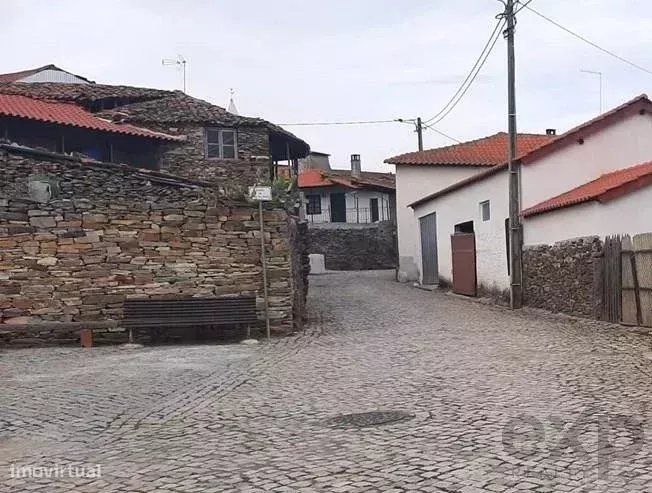 Casa de pedra em São Salvador, Mirandela