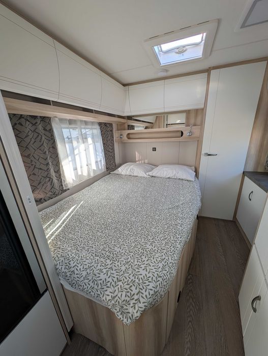 Caravana Hobby De Luxe 495 WFB 2025 (Excelente estado/Como nova)