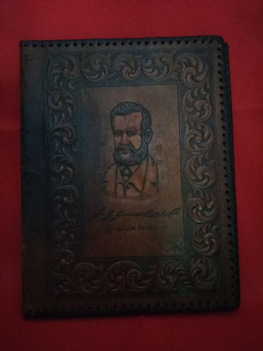 Antiga Capa em Couro "Júlio Diniz"