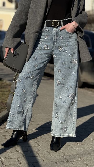 Нереальні джинси в камінці вишивка Італія
