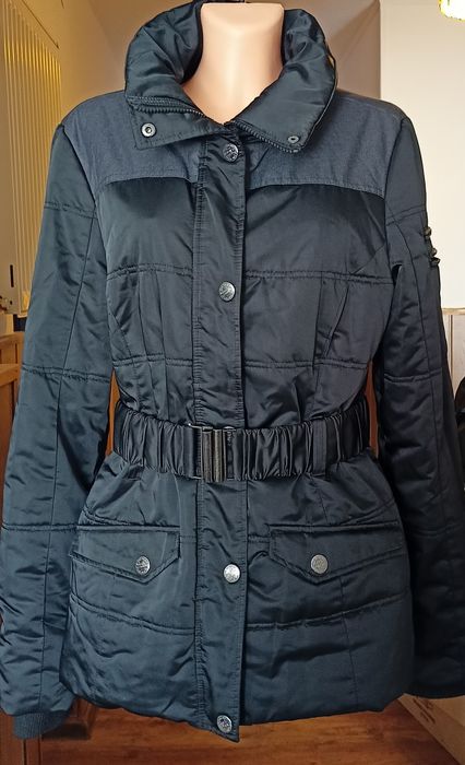 Czarna kurtka damska