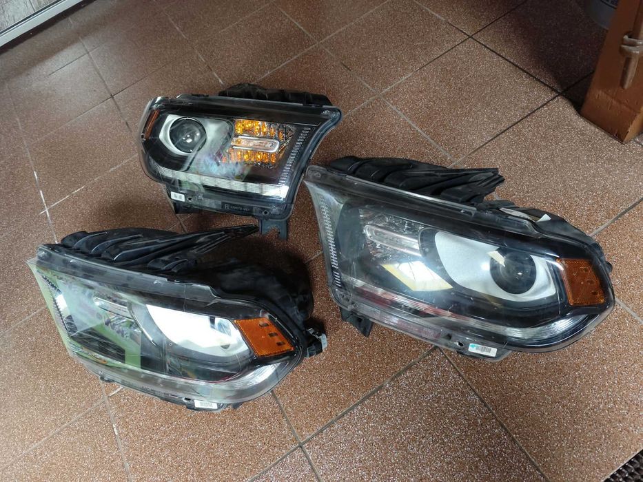 Dodge Durango reflektory prawy, lewy