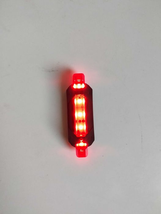 Отражатели света для велосипеда + Перезаряжаемый красный фонарь.