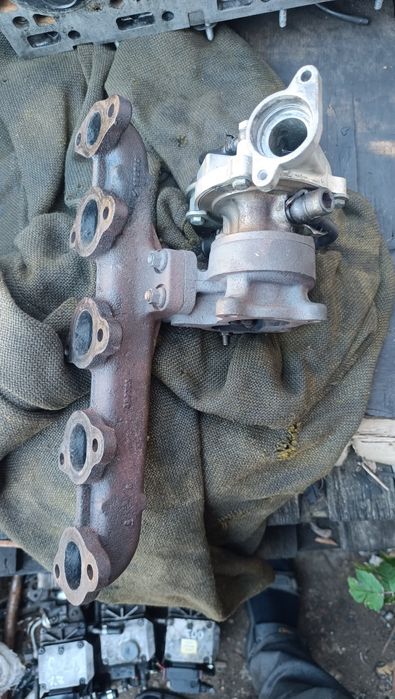 Турбіна 1.4 1.5 1.6hdi Peugeot 208 ford citrien berlingo c3