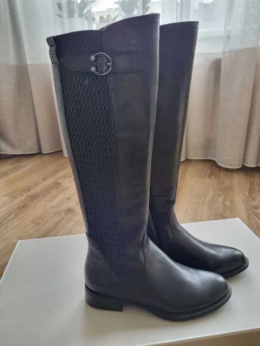 Жіночі демі-сезонні шкіряні чоботи марки Tamaris , 37 р.