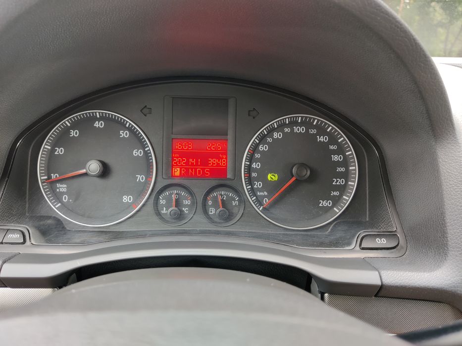 VW Golf 5  1.6MPI automatic