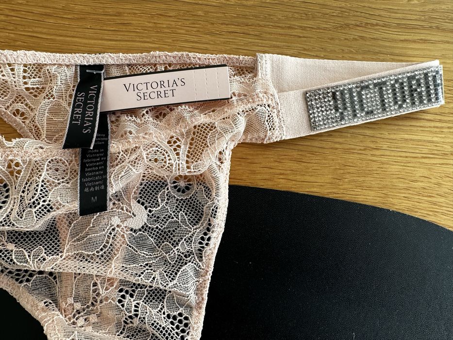NOWE stringi Victoria’s Secret rozmiar S / M cyrkonie