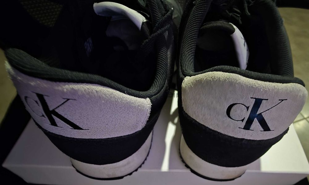 Sapatilhas Calvin Klein Jeans Retro Runner Iconic SNK Ym0ym01119