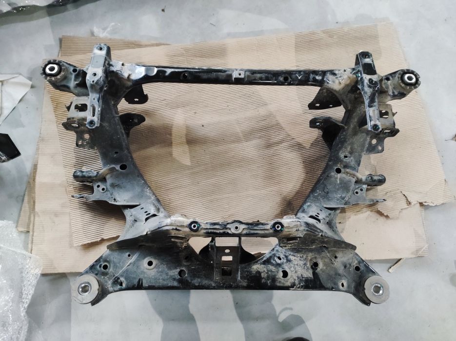 Підрамник задній бу та новий Tesla model Y 3