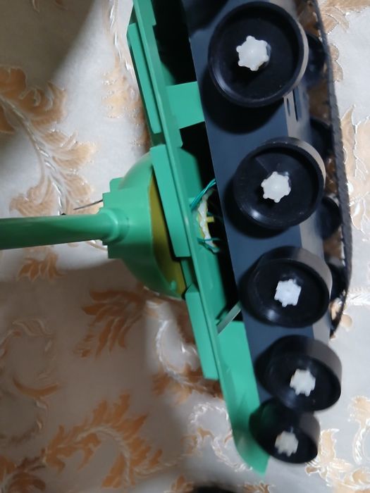 Танк. Вінтажна іграшка. Під відновлення.