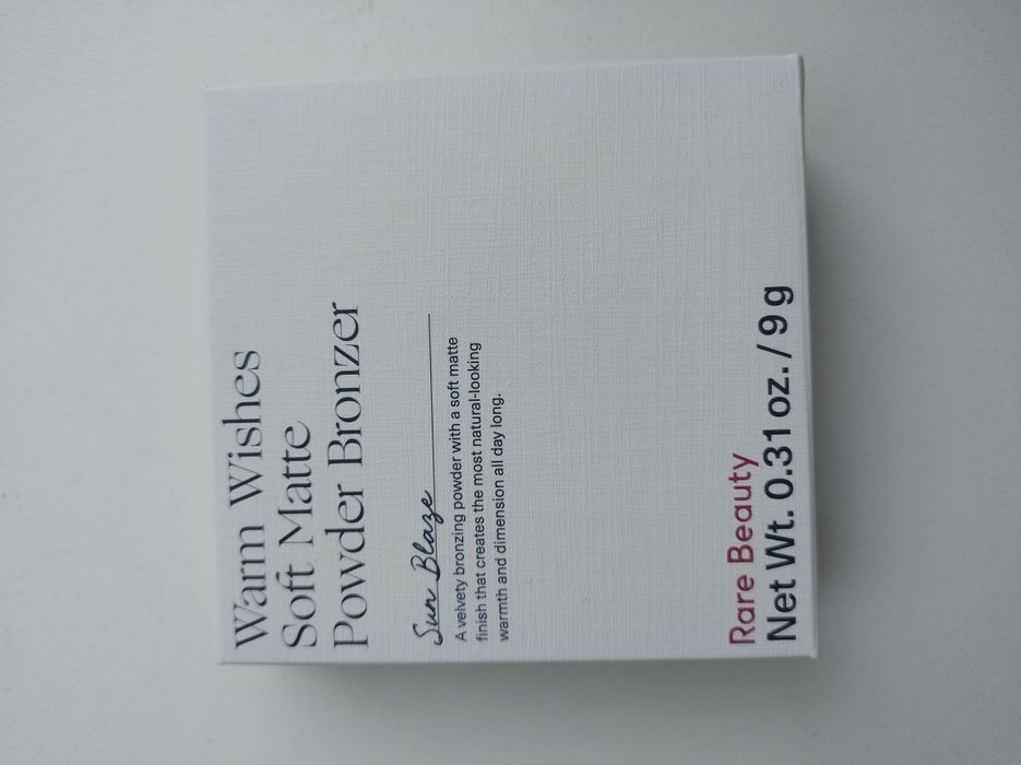 Rare Beauty Warm Wishes Soft Matte bronzer matowy puder brązujący