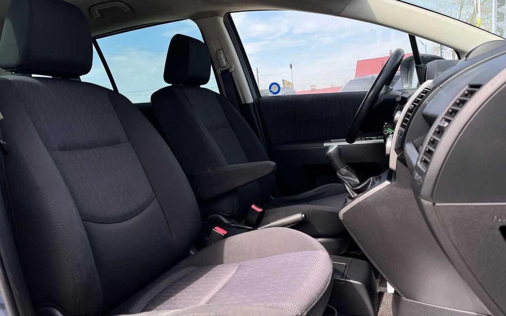 Mazda 5 2009 року