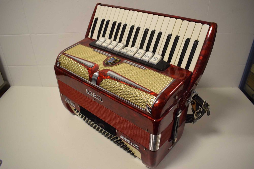 Acordeao Adria 3 Voz 96 Baixos.N 49