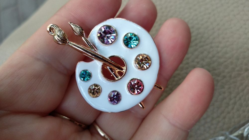 подарочная брошь кулон 2в1 камни ХУДОЖНИК акварель кисти эмаль