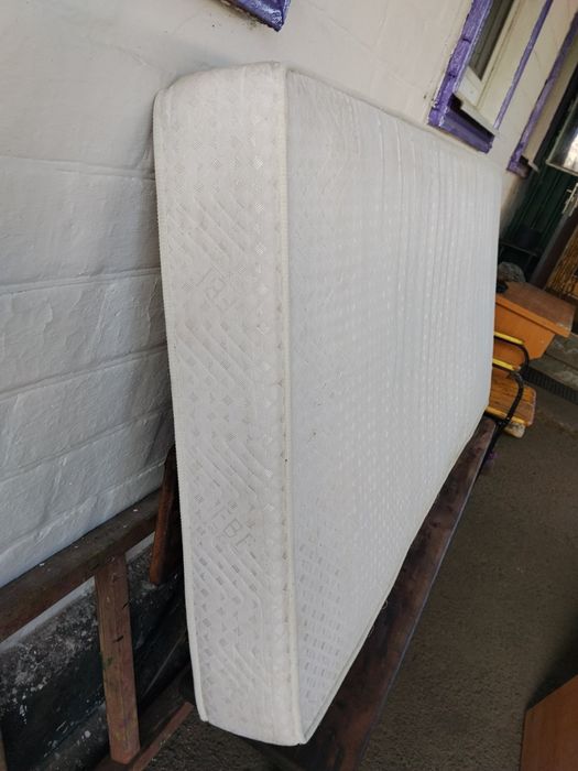 Продаеця матрас 190 на 90