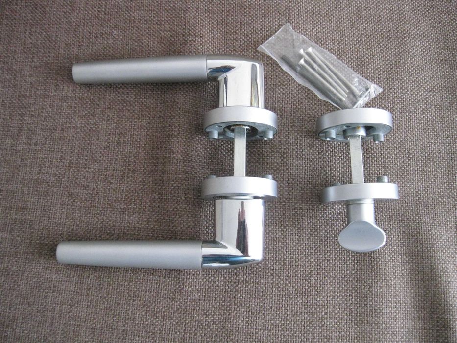 Klamka do drzwi nowa.