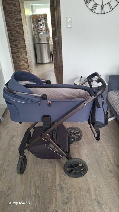 Wozek Carello Ultra 2w1 plus fotelik Avionaut z baza