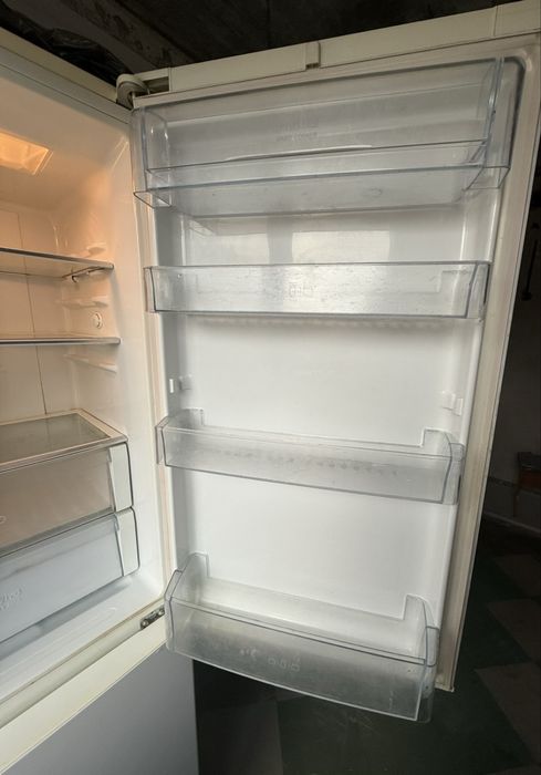 Холодильник LG , сухая замарозка