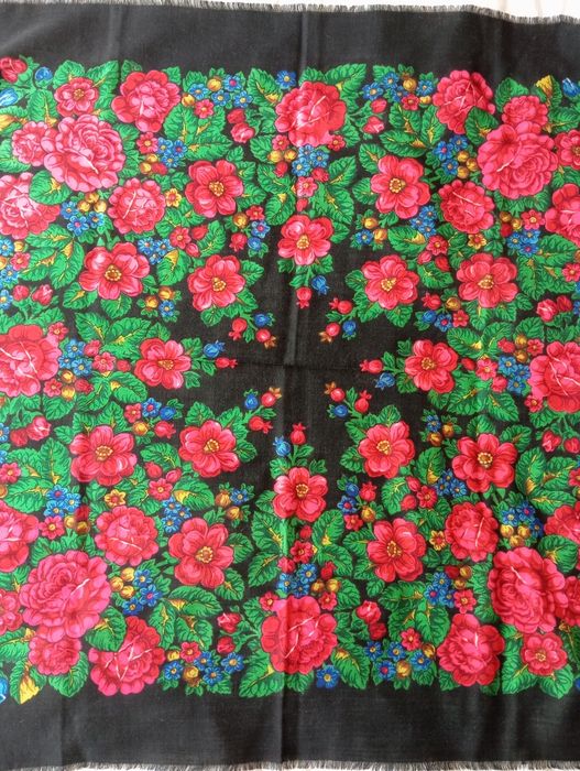 Шерстяні нові хустки