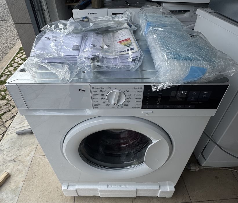 Máquina de Lavar Roupa Encastre ELECTROLUX EN7F4842OF (8 kg - 1400 rpm