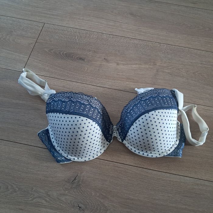 Biustonosz 80D firmy Cybele