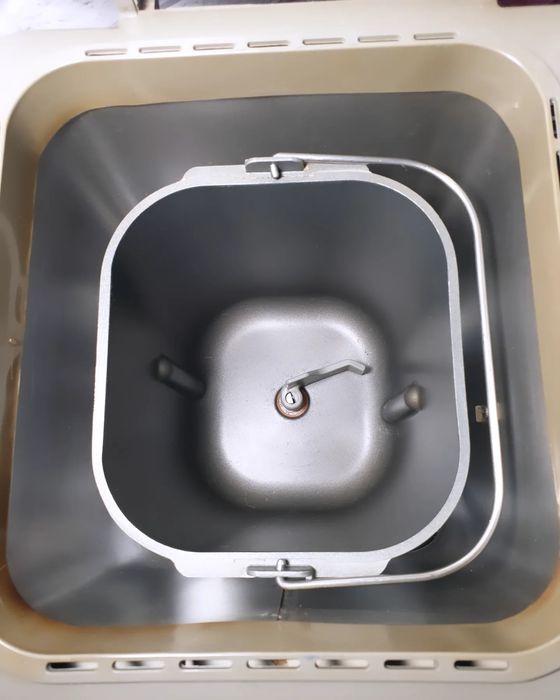 Хлібопіч LG HB-202CE